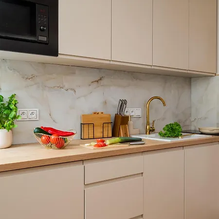 Gorgeous 1-br In The Strict Centre With Ac & Parking On Site Apartamento Varsóvia