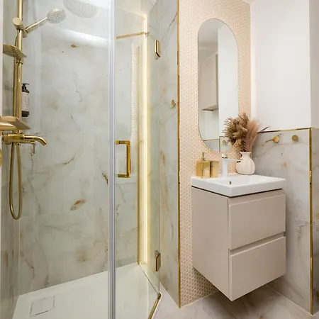 Gorgeous 1-br In The Strict Centre With Ac & Parking On Site Apartamento Varsóvia