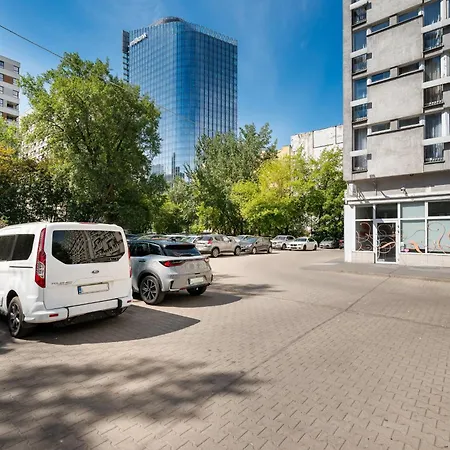 Gorgeous 1-br In The Strict Centre With Ac & Parking On Site Apartamento Varsóvia