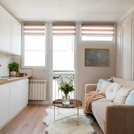 Gorgeous 1-br In The Strict Centre With Ac & Parking On Site
