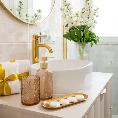 아파트 Gorgeous 1-br In The Strict Centre With Ac & Parking On Site